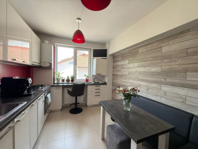 Apartament cu 3 camere de vanzare in cartierul Andrei Muresanu