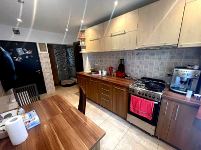 Apartament cu  2 camere de vanzare  Grigorescu zona Coloane 