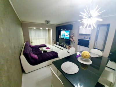 Apartament de vanzare  4 camere finisat,decomandat   Marasti