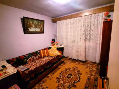 Apartament de vanzare zona Colina