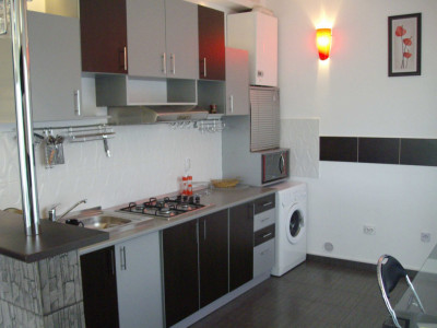 Inchiriere apartament 2 camere zona Europa etaj 2 