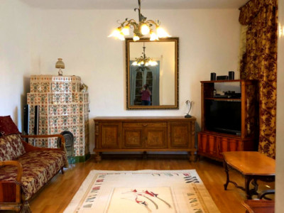 Apartament de vanzare   3 camere in casa zona Liceului Nicolae Balcescu