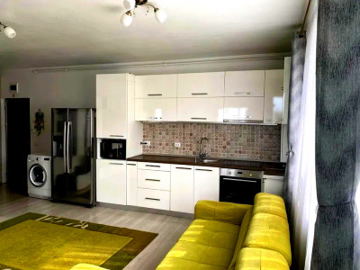 Apartament  de vanzare 3 camere imobil nou zona Vivo 