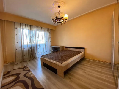 Apartament de vanzare 3 camere zona Pod Calvaria Manastur