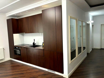 Apartament de vanzare 3 camere  imobil nou cu parcare zona Iulius Mall
