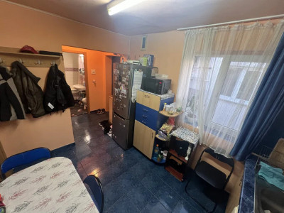 Apartament 2 camere, decomandat, zona Pritax