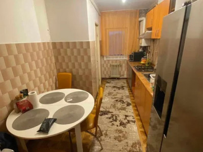 Apartament 4  camere zona MC Donalds  etaj 7