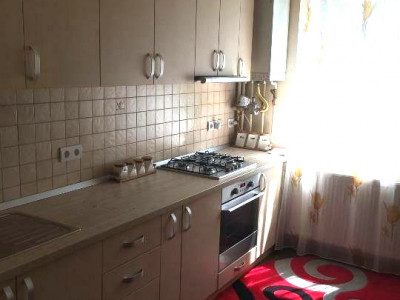 Apartament de vanzare 2 camere, zona Liceului Nicolae Balcescu