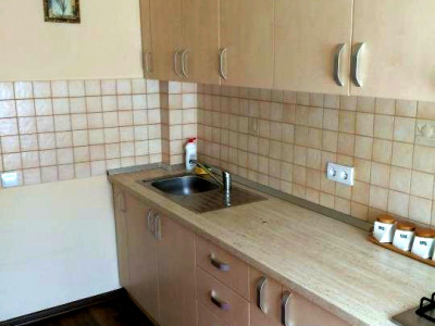 Apartament de vanzare 2 camere, zona Liceului Nicolae Balcescu