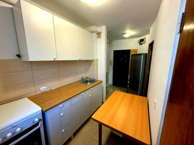 Apartament 1 camera de vanzare  zona Piata 14   Iulie 