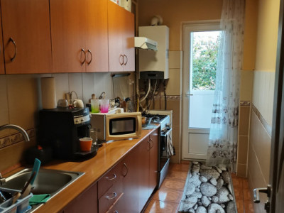 Apartament 3 camere zona Petrom  etaj 2