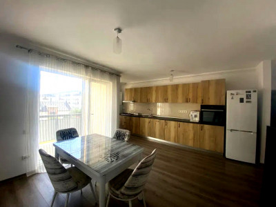 Apartament de vanzare 2 camere, Floresti cu parcare