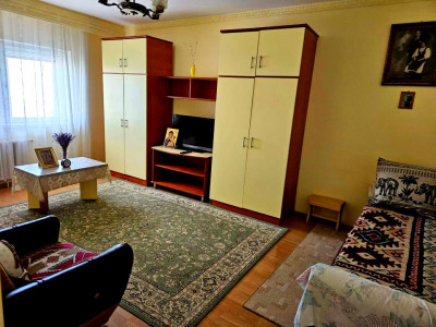 Apartament de vanzare 1 camera zona Piata Ion Mester