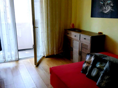 Apartament living cu bucatarie, dormitor, imobil nou zona strazii Crinului