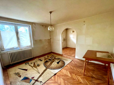 Apartament de vanzare 2 camere zona Piata Hermes