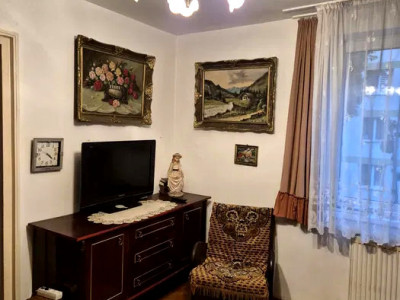 Apartament  de vanzare 2 camere zona Piata Hermes 