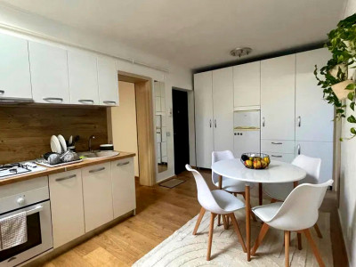 Apartament Modern la Mansardă – Zona Piața Hermes, Gheorgheni