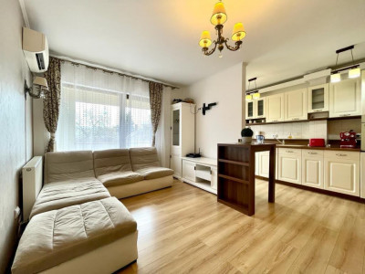 Apartament modern 3 camere, de vanzare  în Centru aproape de toate facilitatile.