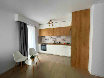 Apartament de vanzare 3 camere, zona Liceului Avram Iancu 