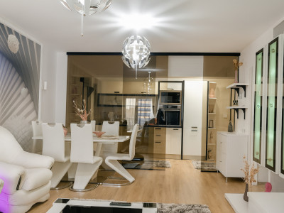 Apartament ultrafinisat de vanzare 2 camere zona Iulius Mall
