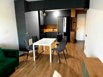 Apartament  modern de vanzare cu 2 camere imobil nou zona Golden Tulip 