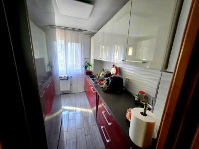 Apartament cu  4 camere  de vanzare, cartier Manastur 