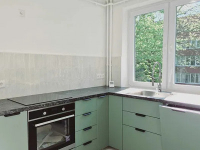 Apartament cu 3 camere renovat ,etaj 2,Gheorgheni-Cluj Napoca  zona verde