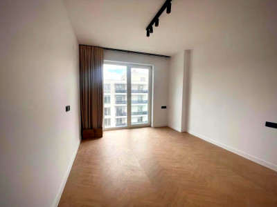 Apartament cu   3 camere imobil nou zona Terapia 