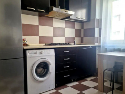 Apartament cu 3 camere de vanzare-Grigorescu,zona liceului Onisifor Ghibu