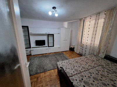 Apartament de inchiriat, 1 camera zona Intre Lacuri