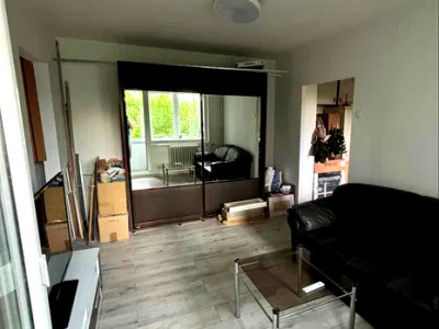 Apartament cu  2 camere  de vanzare zona Piata Hermes 