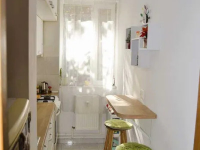 Apartament 1  camera decomandat zona Stadionului CFR cu garaj