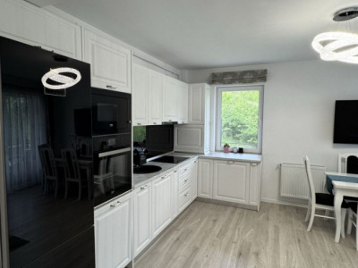 Apartament cu 3 camere de vanzare strada Valea Garbaului