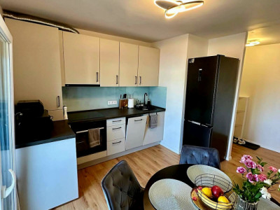 Apartament cu 2 camere de vanzare mobilat strada Tasnad, imobil reabilitat 