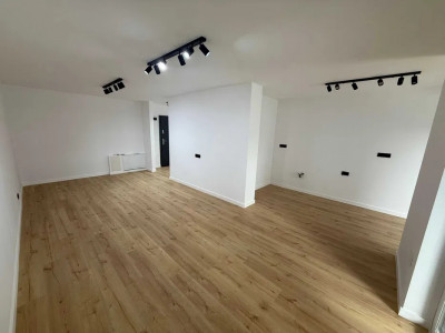 Apartament de vanzare cu 2 camere imobil nou zona Terapia