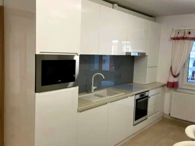 Apartament renovat, de vanzare cu 2 camere zona Interservisan 