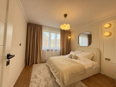 Apartament renovat de vanzare 2 camere si loc de parcare, zona centrala