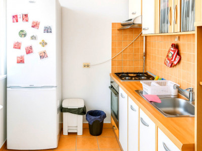 Apartament cu balcon generos, 37 mp,etaj 3 din 5 ,preluare chiriasi.