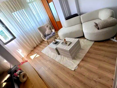 Apartament spațios de vânzare în Zorilor – ideal pentru locuit sau investiție