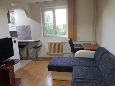 Apartament  2 camere zona Piata Hermes