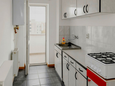 Apartament de 1 cameră, decomandat, disponibil imediat, zona Piața Cipariu