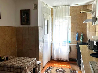 Apartament cu 4 camere de vanzare, Marasti