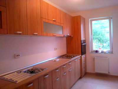 Apartament  cu  2 camere de vanzare  zona Roata  Faget 