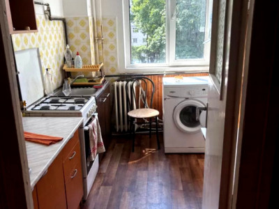 Apartament cu 3 camere, decomandat de vanzare, Manastur