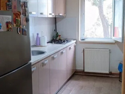 Apartament cu 3 camere de vanzare zona Piata Ion Mester