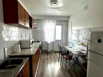 Apartament cu 2 camere decomandat strada Gheorghe Dima Zorilor