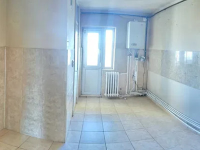 Apartament de vanzare cu 3 camere zona Interservisan