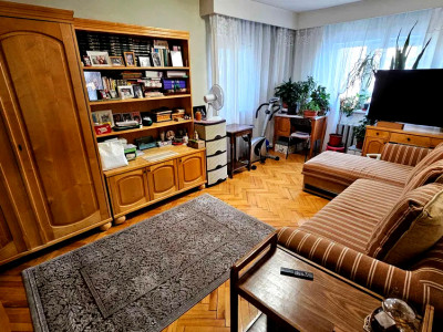 Apartament cu   4 camere  de vanzare zona Piata Ion Mester 