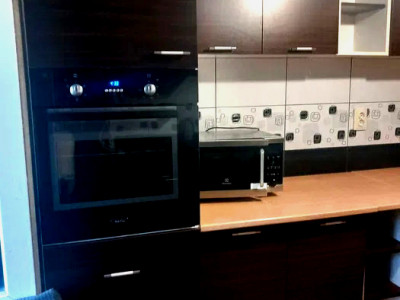 Apartament cu   3 camere  de vanzare, zona BRD Marasti .
