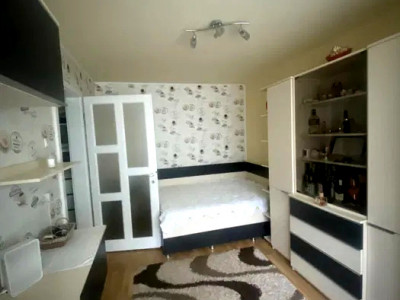 Apartament cu  2 camere  de vanzare Zona Complexului Diana 